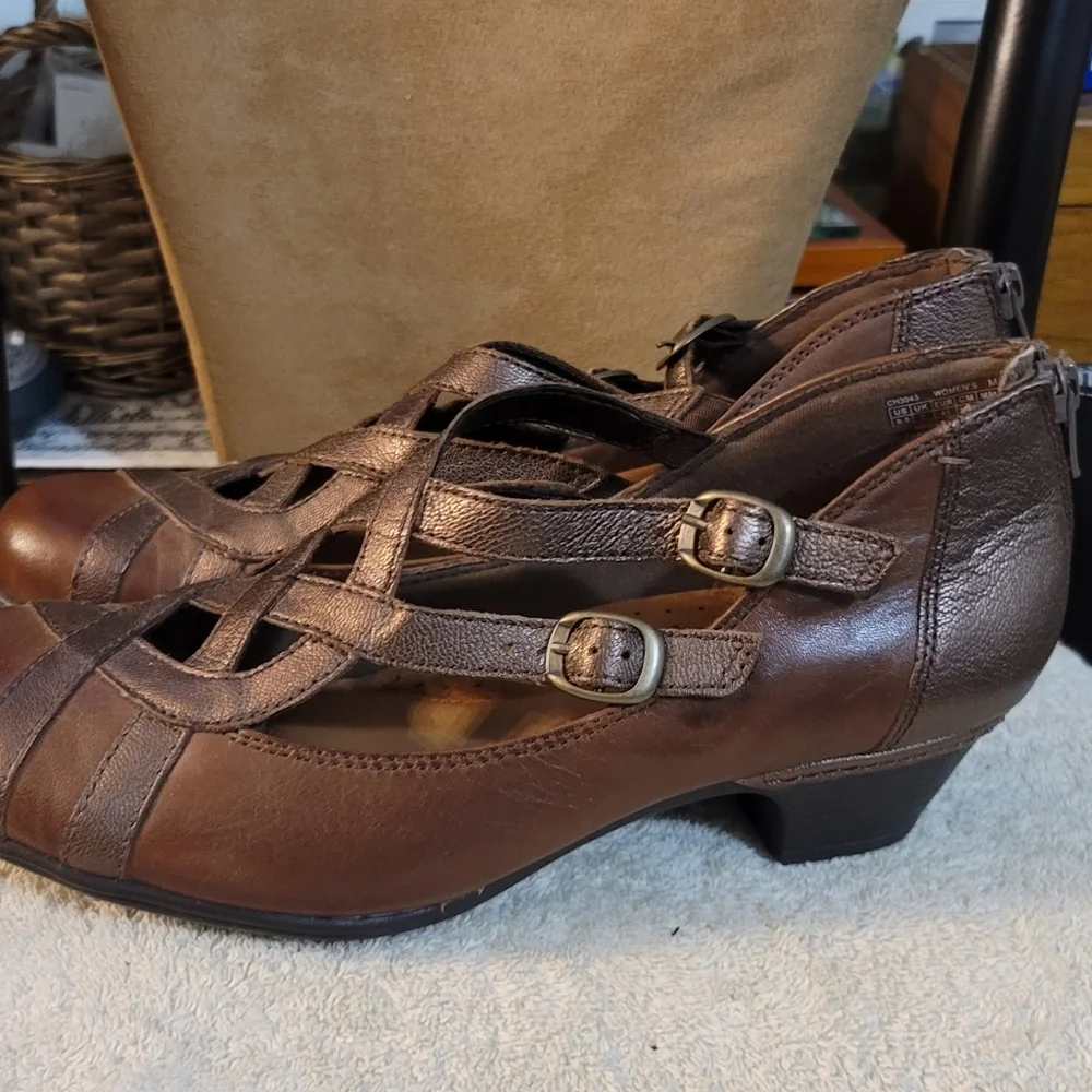 Women shoes - Picture 2 of 3